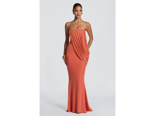 Paula | Vestido Coral Drapado Elegante